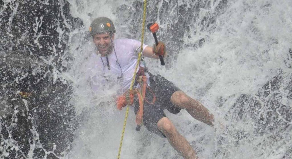 rappelling waterfall tour manuel antonio